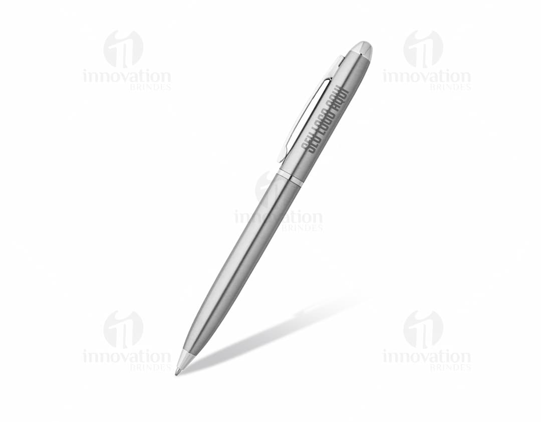 Esferográfica com corpo em aço inox, utensílio de escrita metálico, silverware, utensil de escrita, com ponta afiada e tinta preta.