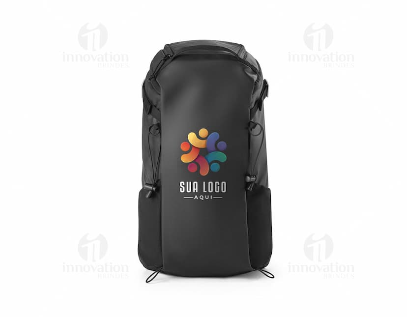Mochila hiking moderna e elegante para viagens e passeios. Feita de nylon resistente, possui alças ajustáveis e compartimentos espaçosos. Ideal para quem busca praticidade e estilo. Garanta a sua agora!