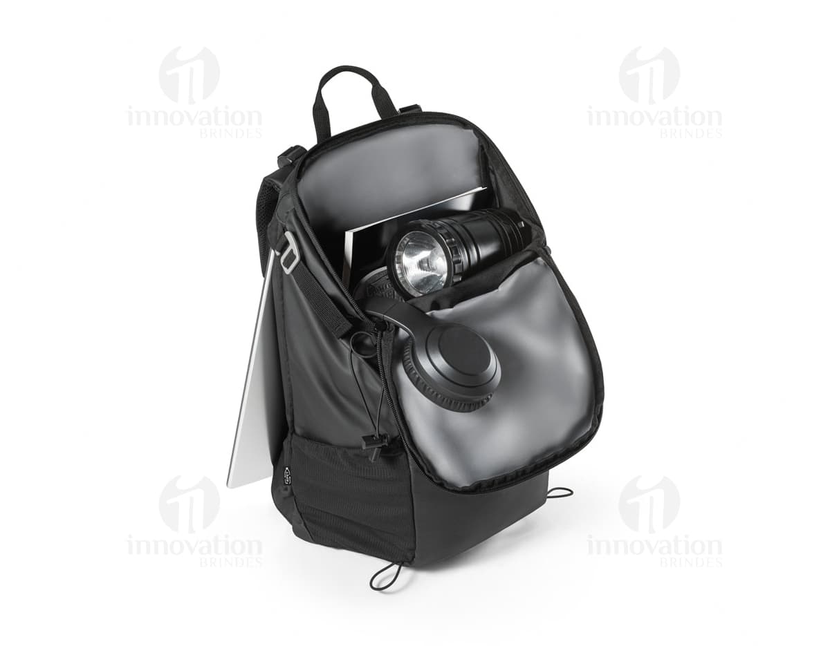 Mochila Hiking em Couro Preto - Ideal para Viagens e Estilo. Mochila em couro moderna e elegante, perfeita para viagens de negócios ou lazer. Com alça confortável, zíper resistente e design único. Adquira já a sua!