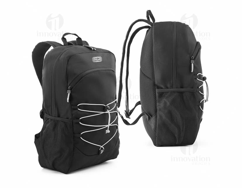 Mochila para notebook preta de couro moderna e elegante. Ideal para viagens a negócios ou para uso diário. Com compartimento espaçoso e fecho com zíper, essa mochila é a união perfeita entre estilo e funcionalidade. Garanta a sua agora!