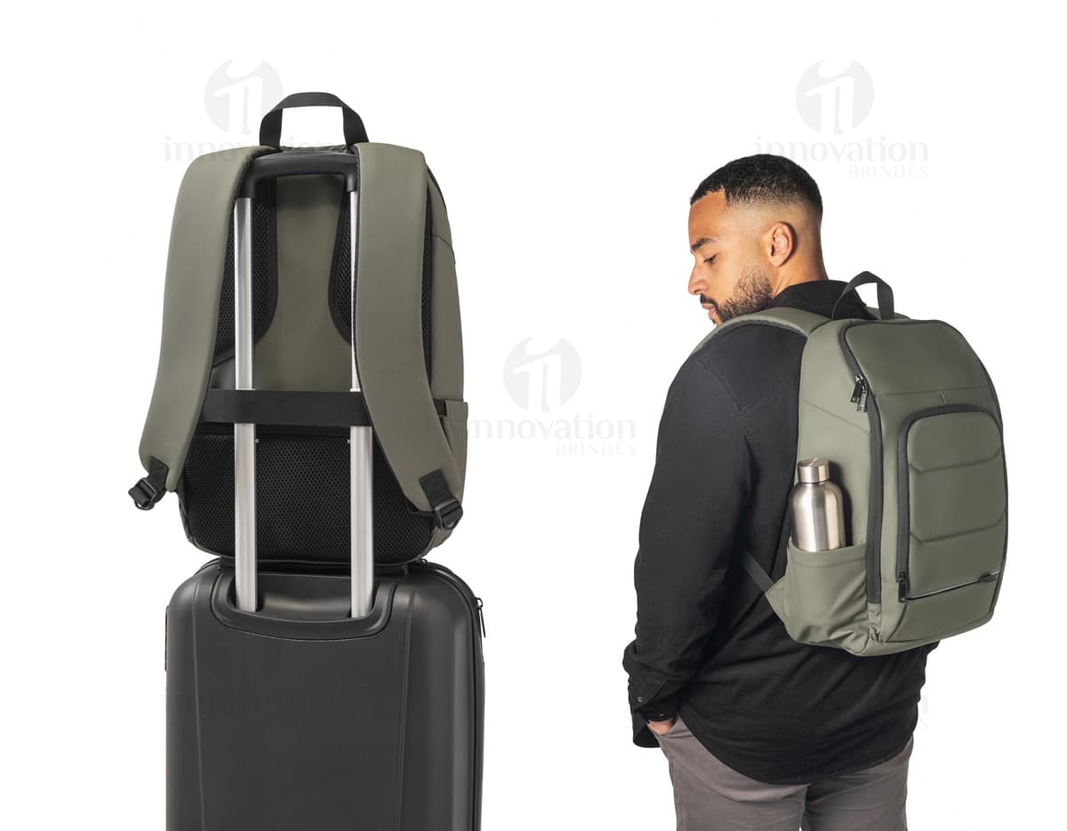 Mochila para notebook - Ideal para transportar seu equipamento com segurança e estilo. Design moderno, material resistente e compartimentos especiais para seus dispositivos eletrônicos. Prática e funcional para o seu dia a dia. Aproveite!