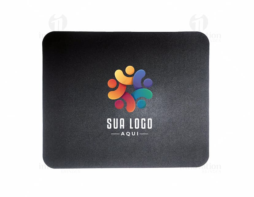 Mouse Pad em Couro Sintético - Ideal para o seu escritório! Proteja sua mesa de arranhões, garanta mais conforto e precisão no uso do mouse. A qualidade do couro sintético aliada ao design elegante irá valorizar o seu espaço de trabalho. Adquira já o seu!