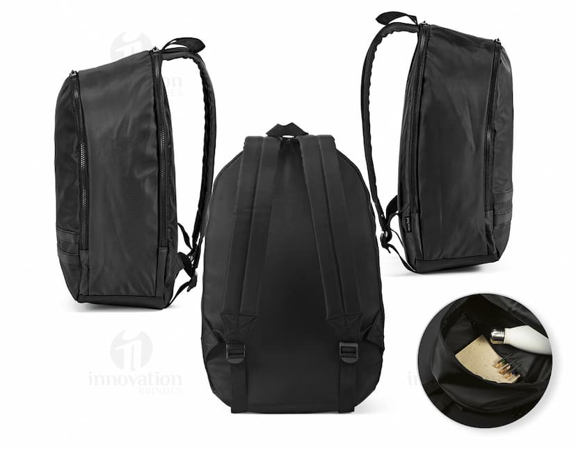 Mochila em 290T preta de couro, com alças de nylon e fecho de zíper. Ideal para viagens, esportes e uso casual. Perfeita para carregar objetos pessoais e equipamentos.