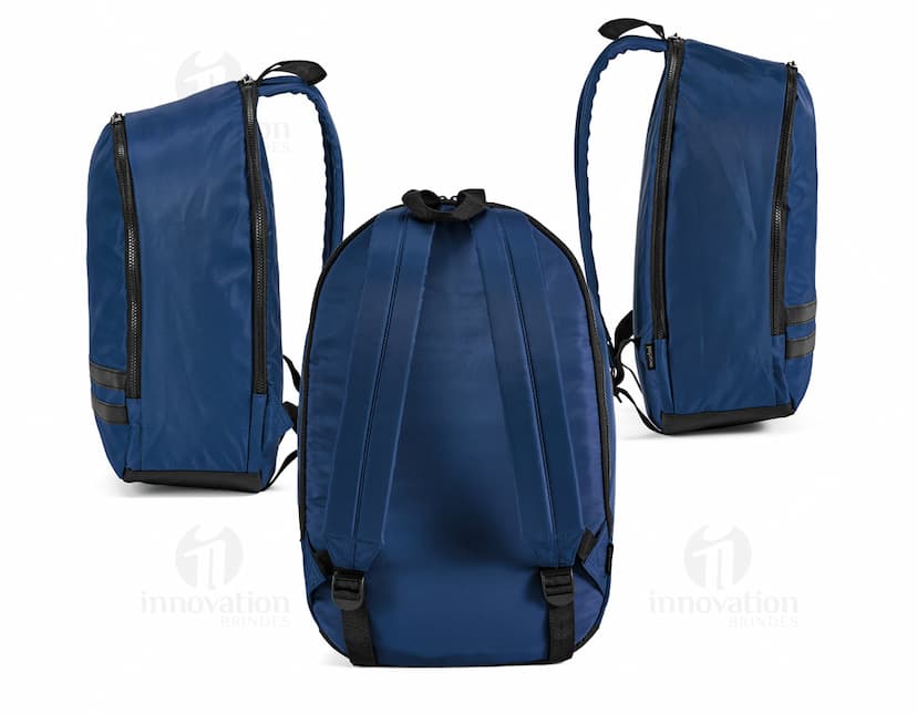 Mochila em 290T preta de couro, com alças de nylon e fecho de zíper. Ideal para viagens, esportes e uso casual. Perfeita para carregar objetos pessoais e equipamentos.