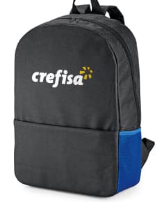 Mochila Notebook com divisória, cor preta, fecho de zíper, alças ajustáveis, bolso frontal e logo da marca aplicado.