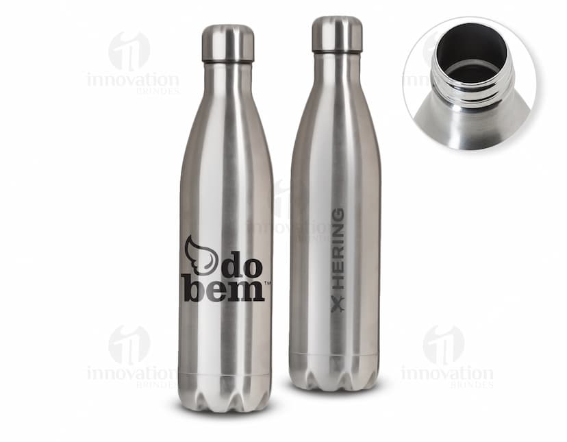 Garrafa térmica de inox de 750ml com design elegante e sofisticado, ideal para manter bebidas como vodka, vinho, água e refrigerantes gelados por mais tempo. Apresenta tampa com fechamento hermético, corpo transparente e formato anatômico, perfeito para festas, bares, restaurantes e jantares. Ótima opção para presentear ou utilizar em diversas ocasiões.