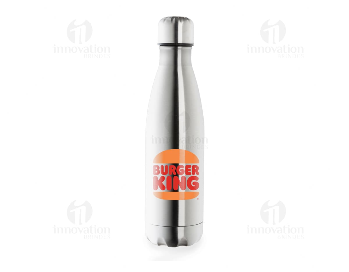 Uma garrafa térmica de 500ml com design moderno em aço inoxidável duplo, perfeita para manter bebidas quentes ou frias por horas. A garrafa é transparente, com líquido dentro, e possui um rótulo.