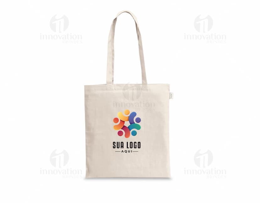 Sacola de compras marrom, feita de 100% algodão reciclado, com alça de couro e fecho de metal com cadeado. Vazio e elegante, ideal para compras seguras e sustentáveis.