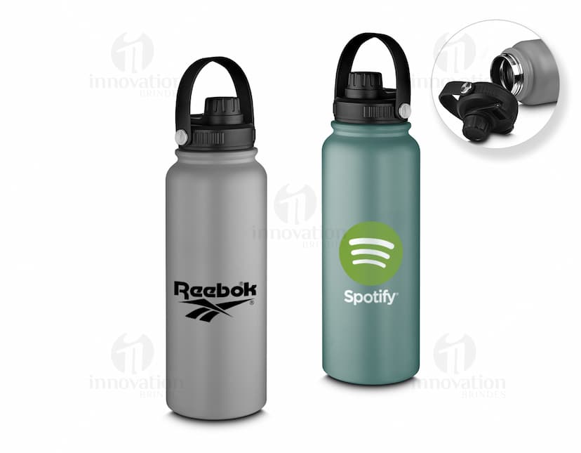 Garrafa térmica de 1,1L em plástico transparente, com tampa e design clean. O objeto é um recipiente para líquidos, ideal para manter a água fresca e saudável.