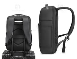 Mochila para Notebook Premium preta, feita de couro, equipada com tecnologia moderna para transportar equipamentos