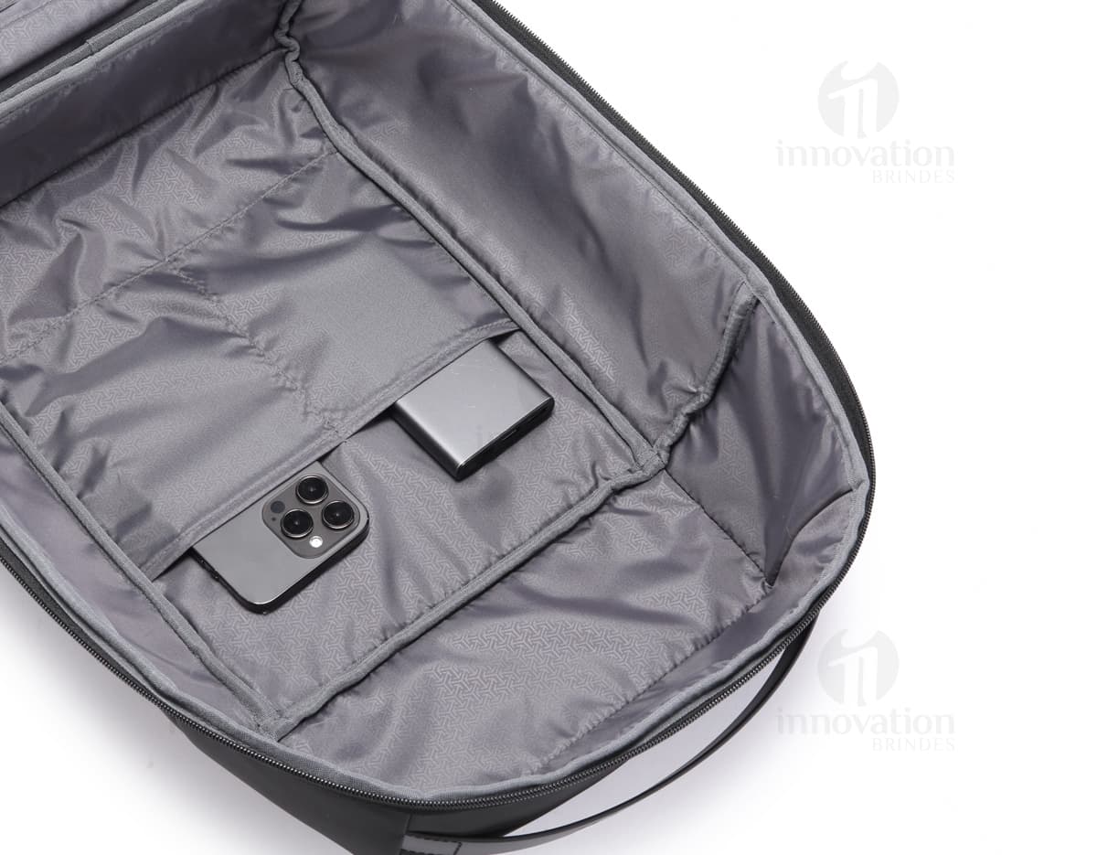 Mochila para Notebook Premium feminina em couro marrom e cor-de-rosa, elegante e moderna, ideal para negócios e lazer.