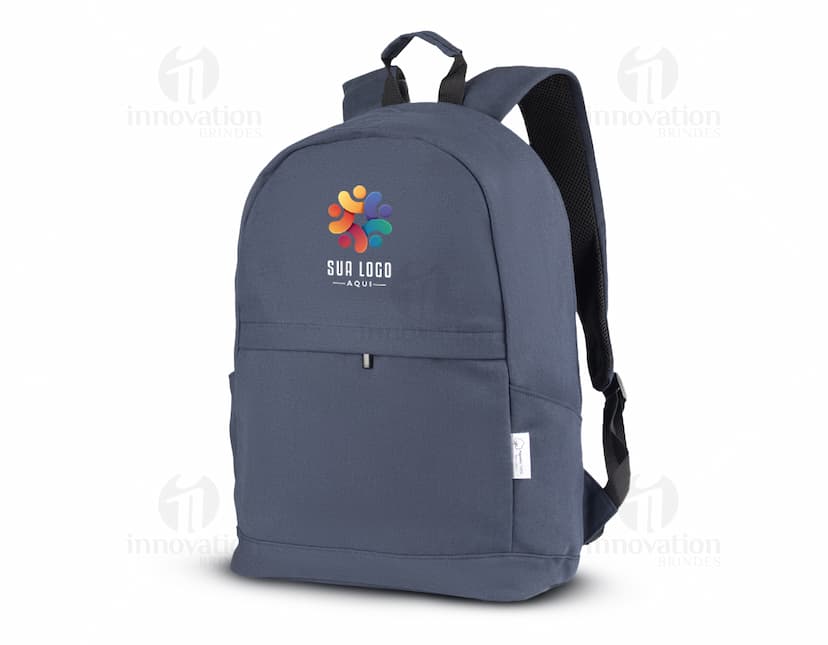 Mochila para Notebook preta em couro sintético, com alça de mão, alças de ombro ajustáveis, bolso frontal com zíper, bolsos laterais e compartimento interno acolchoado para laptop. Ideal para viagens de negócios e uso diário.