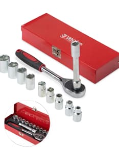 Kit de ferramentas 12 peças com diversos equipamentos, como chaves de fenda, chave inglesa, martelo, alicate, entre outros. Feito de metal e plástico nas cores preto, amarelo e prateado. Ideal para trabalhos de construção e reparos em geral.