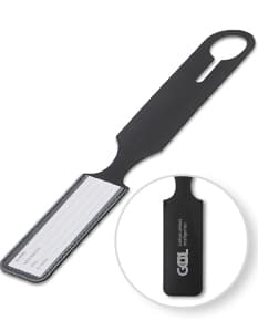 Identificador de bagagem em metal de aço inoxidável, com design moderno e prático. Ideal para identificar sua bagagem durante viagens.