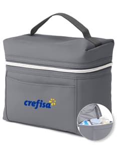 Bolsa térmica preta de couro moderna com alça, fecho de zíper e compartimento único. Ideal para transporte de alimentos e bebidas, trazendo elegância e praticidade para seu dia a dia.