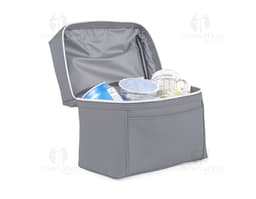 Bolsa térmica preta de couro com alça única, design elegante e moderno. Possui fecho de metal e é ideal para armazenar