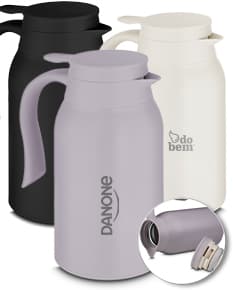Garrafa térmica de 950ml feita de metal e plástico, transparente e limpa, com tampa e alça para fácil manuseio. Ideal para manter a bebida quente ou fria por mais tempo.