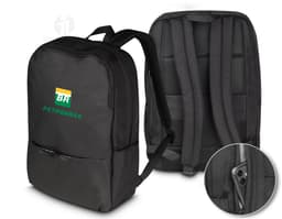 Zaino per notebook nero in pelle, moderno ed elegante, indossato da un uomo d'affari. Ideale per viaggi di lavoro, presenta