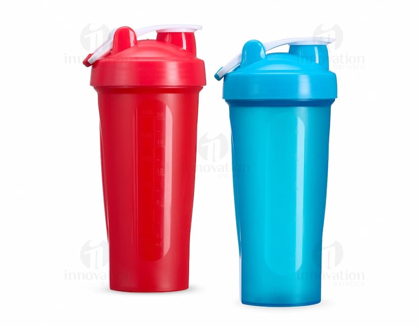 Coqueteleira plástica de 700ml com tampa, cor amarela, objeto, recipiente, garrafa, objeto vazio, líquido, recipiente de plástico, higiene, válvula, tampa, transparente, brilhante.