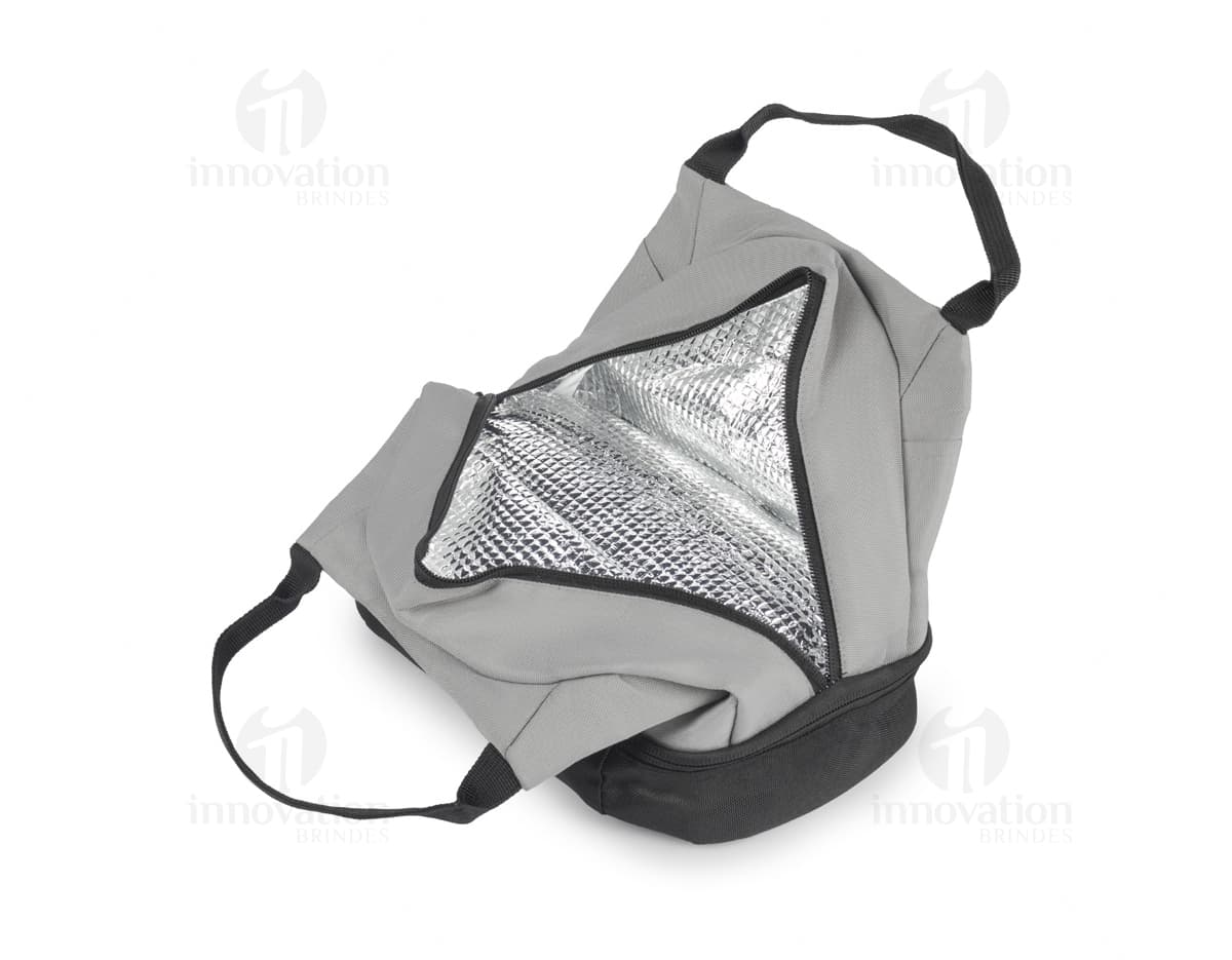 Bolsa térmica elegante em couro marrom, moderna e estilosa, perfeita para transportar alimentos para atividades esportivas e de lazer.
