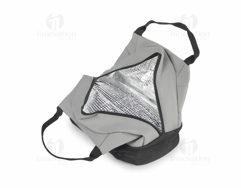Bolsa térmica elegante em couro marrom, moderna e estilosa, perfeita para transportar alimentos para atividades esportivas e de lazer.