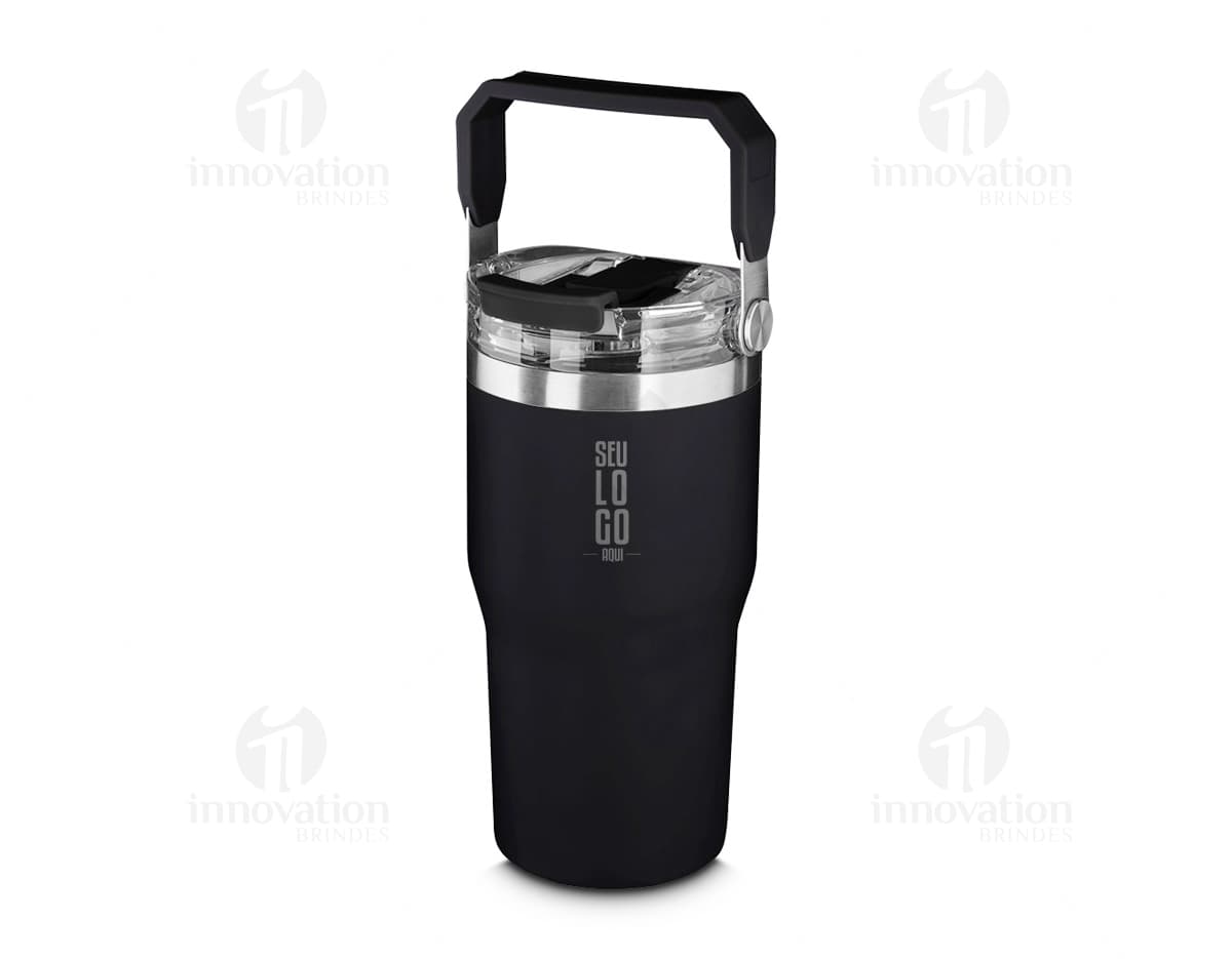 Garrafa térmica de 650ml em material de aço inoxidável, metal preto e prateado, com design 3D, transparente, com tampa e alça de segurança. A garrafa está cheia e contém líquido dentro, com reflexo na superfície.