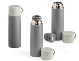 Garrafa térmica de 500ml em metal prateado, com tampa de metal, instrumento vazio de cozinha, objeto brilhante e refletivo.