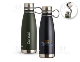Garrafa térmica de 800ml, objeto de plástico transparente, contendo líquido, com tampa, limpa e vazia.
