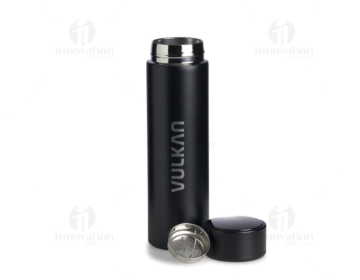 Garrafa térmica de 400ml com display LED em metal prateado e preto, objeto de higiene e cuidados pessoais, container vazio de tecnologia elétrica, com design clean e brilhante.