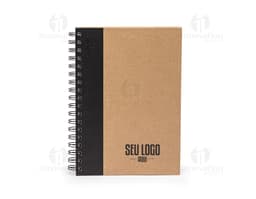 Cuaderno con tapa kraft en textura marrón vacía, listo para anotaciones y mensajes. Páginas en blanco con diseño vintage y