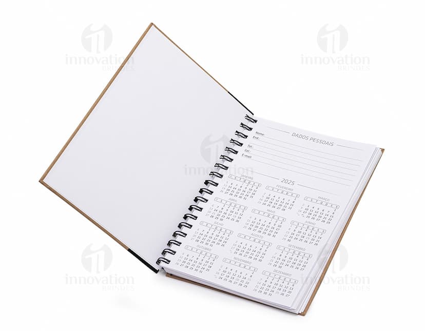Caderno com capa de papel kraft em branco, representação de tesouro, espaço em branco para escrita, reflexo, depósito, journal, book, picture, frame, vazio, negócio, escrever, página, escritório, mensagem, carta, documento, informação, borda, objeto, cartão, caneta, mapa, criação, vintage, texto, diário, aberto, antigo, lembrete, sistema de esgotos, retrô, capa, espaço, envelope, design, arte, escrita, grunge, postagem, planejamento, folha, bloco, cópia, gráfico, antigo, linha, dinheiro, textura, recipiente, padrão, desenho, memorando, aviso, comunicação, impressão, sinal, modelo, cone, tempo, dados, escola