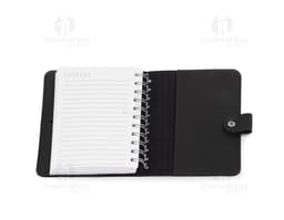 Caderneta de couro sintético com papel em branco, anel em espiral, design limpo e elegante. Perfeito para reuniões de