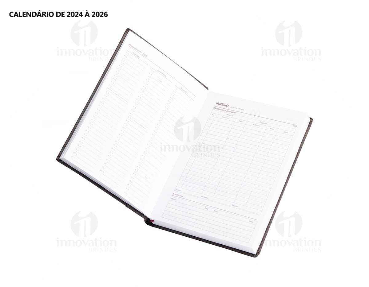 Agenda Diária 2025 em design vintage e textura marrom, com capa preta e papel em branco para anotações. Equipamento de tecnologia, ideal para escrita de lembretes e organização de compromissos e informações no escritório ou na escola. Inclui espaço para listas, notas e dados, com moderno sistema de armazenamento digital.