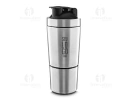 Garrafa coqueteleira de 750ml, em metal prateado, brilhante e limpa, com tampa e design elegante.