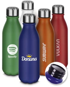 Garrafa de alumínio de 550 ml com rótulo, transparente, vazia, com tampa, em um ambiente iluminado.