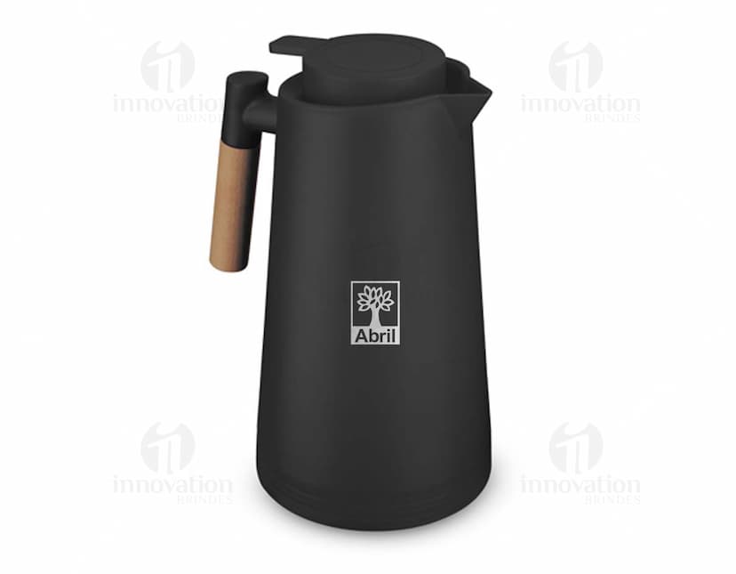 Garrafa térmica de 1 litro, feita de plástico e metal, com tampa e design preto. Perfeita para manter líquidos quentes ou frios por longos períodos. Ideal para uso na cozinha, banheiro ou em qualquer ambiente.