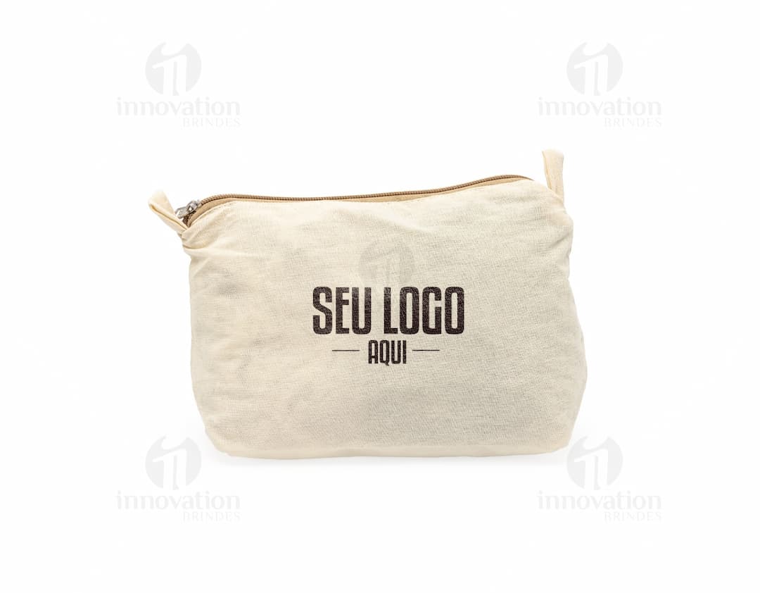 Nécessaire de algodão marrom vintage com textura grunge, desgastada e antiga. Peça de vestuário de algodão para armazenar produtos de higiene pessoal.