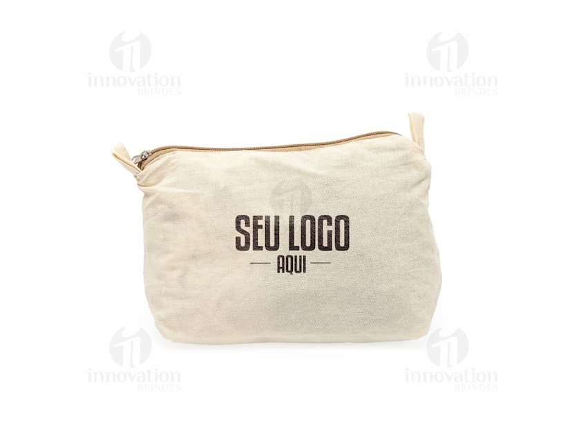 Nécessaire de algodão marrom vintage com textura grunge, desgastada e antiga. Peça de vestuário de algodão para armazenar produtos de higiene pessoal.