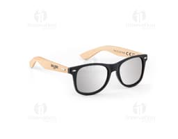 Óculos de sol preto e elegante, com lentes de plástico e armação de metal. Possui design moderno e estiloso, proporcionando