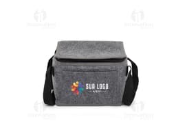 Bolsa térmica de 5 litros em um ambiente doméstico, próximo a uma torradeira e outros utensílios de cozinha. A bolsa está