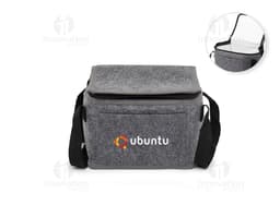 Bolsa térmica de 5 litros em um ambiente doméstico, próximo a uma torradeira e outros utensílios de cozinha. A bolsa está