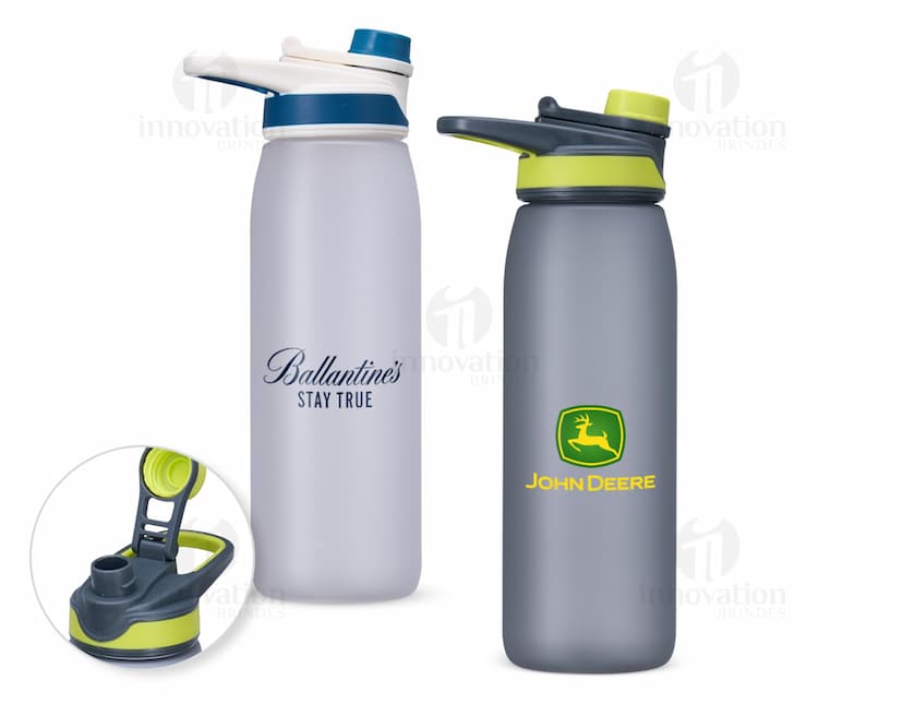 Squeeze Plástico 900ml transparente com tampa de rosca, ideal para armazenar líquidos como água, sucos e outras bebidas.Feito de plástico resistente e de fácil limpeza, garante praticidade e saúde no dia a dia.