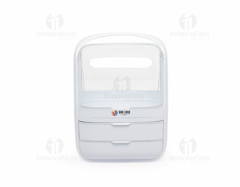Caixa organizadora de cosméticos em formato de botão quadrado, com chave e sombra. Feito de plástico transparente e moderno, com teclado brilhante e metálico. Possui design simples e brilhante, na cor laranja vibrante e roxo. Ideal para organizar produtos de beleza e protegê-los.