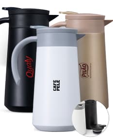 Garrafa térmica de 800ml em aço inoxidável com tampa e alça na cor prata.