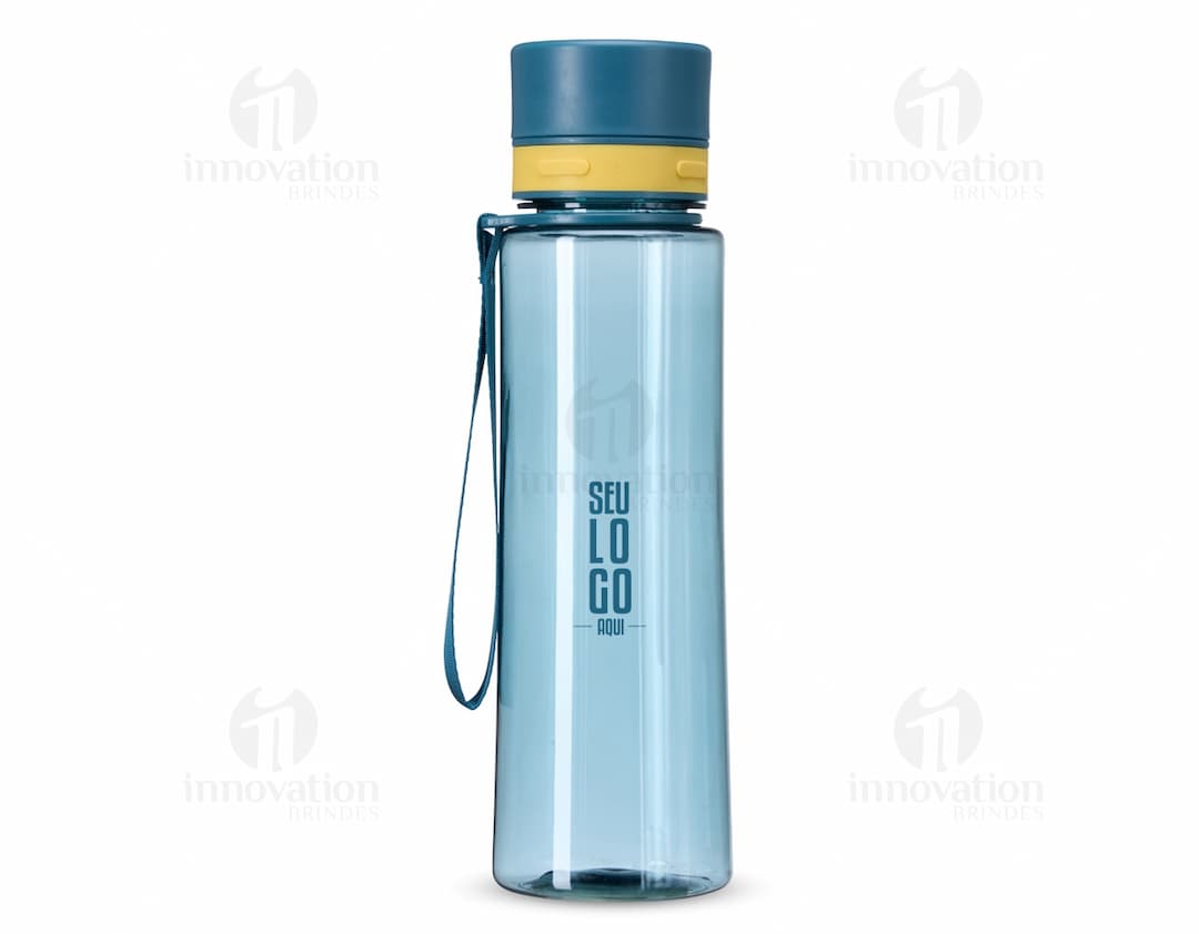 Garrafa Plástica 780ml transparente com tampa rosqueável.