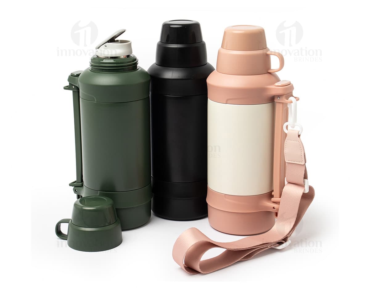 Garrafa térmica de 1250ml na cor preta, com tampa de rosca e design moderno.