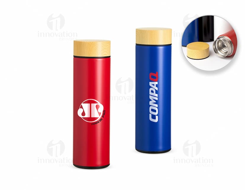 Garrafa térmica de 450ml em aço inoxidável, com tampa rosqueável e alça para transporte. Cor predominante: prata.