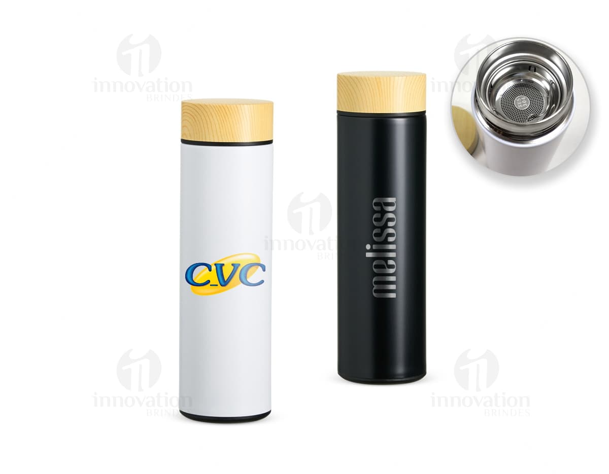 Garrafa térmica de 450ml em aço inoxidável, com tampa rosqueável e alça para transporte. Cor predominante: prata.