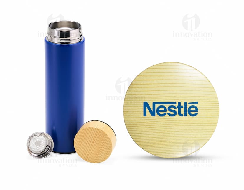 Garrafa térmica de 450ml em aço inoxidável, com tampa rosqueável e alça para transporte. Cor predominante: prata.
