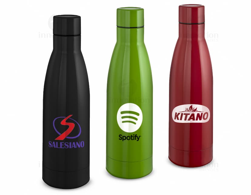 Garrafa térmica de 450ml na cor prata com tampa rosqueável e alça para transporte.